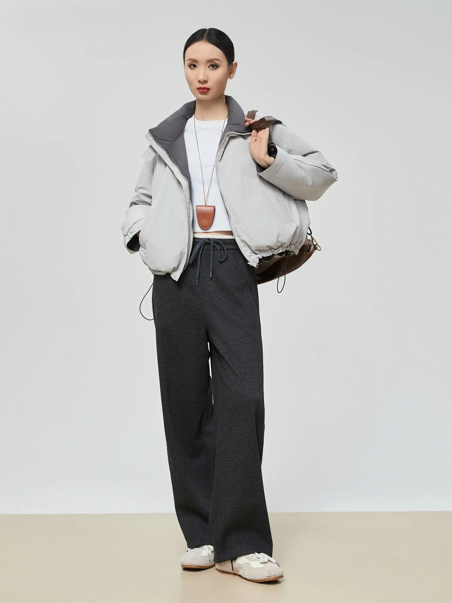 

Двусторонняя женская зимняя куртка из 90% белого пуха, новый дизайн, с высоким воротником, короткая, модная