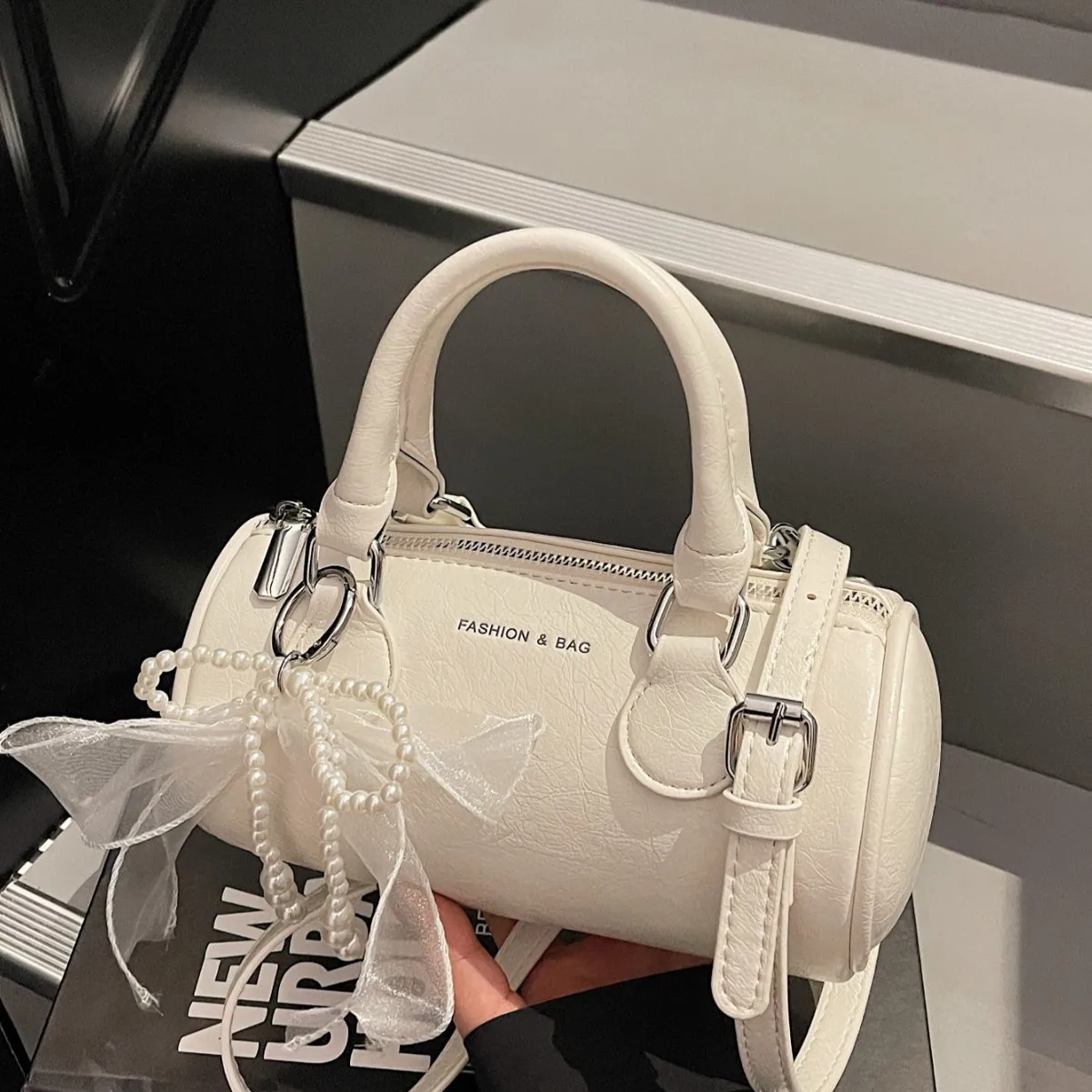 

2025 Vintage-Inspired Cylinder Bag | Fashionable Mini Handheld Purse for Women - High Aesthetic Crossbody