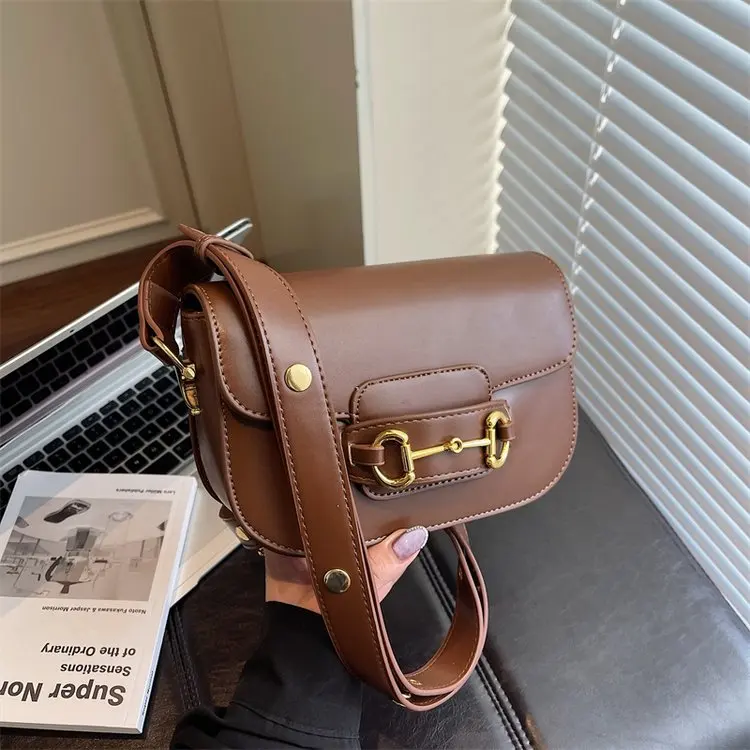 

2025 Summer 2242 Fashionable Versatile Women's New Bag Cover Saddle Bag Shoulder Bag Average Size Sewing Line P