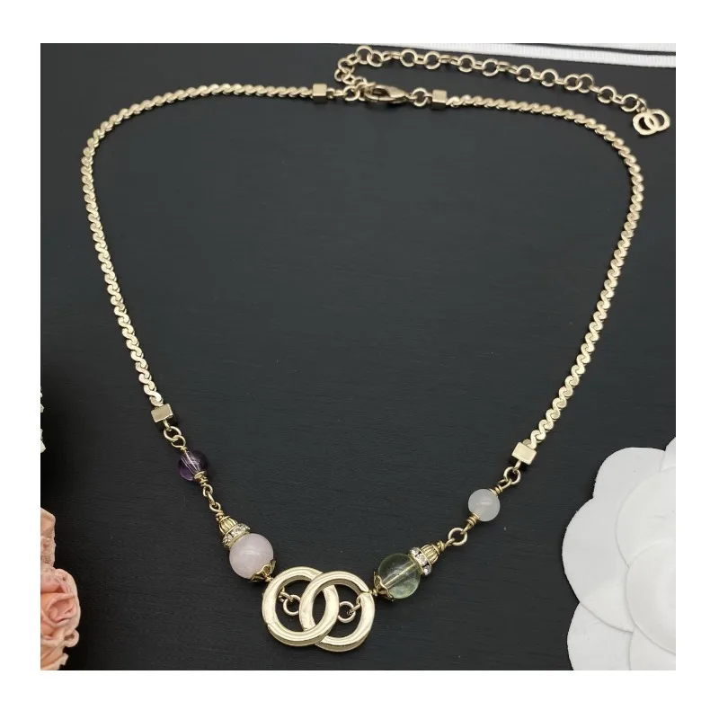 

Новое женское ожерелье с двойной буквой, легкий люкс, нишевый дизайн, высокий стиль