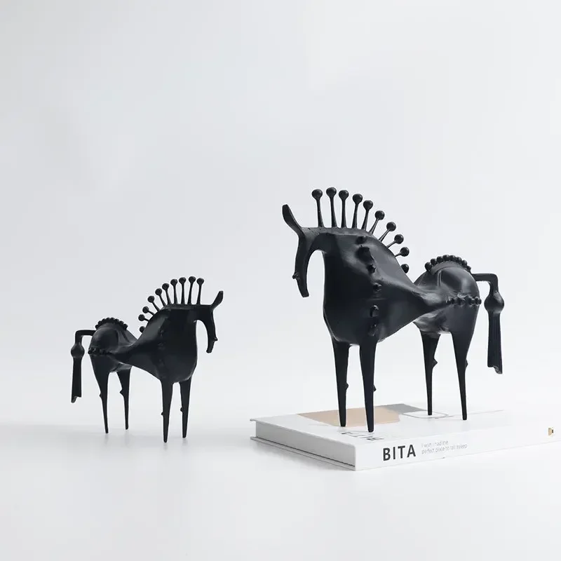 Nordic Personality Thorn Horse Sculpture Porch Living Room Bedroom Desktop Dining Table Home Handicrafts Ornament Decoration