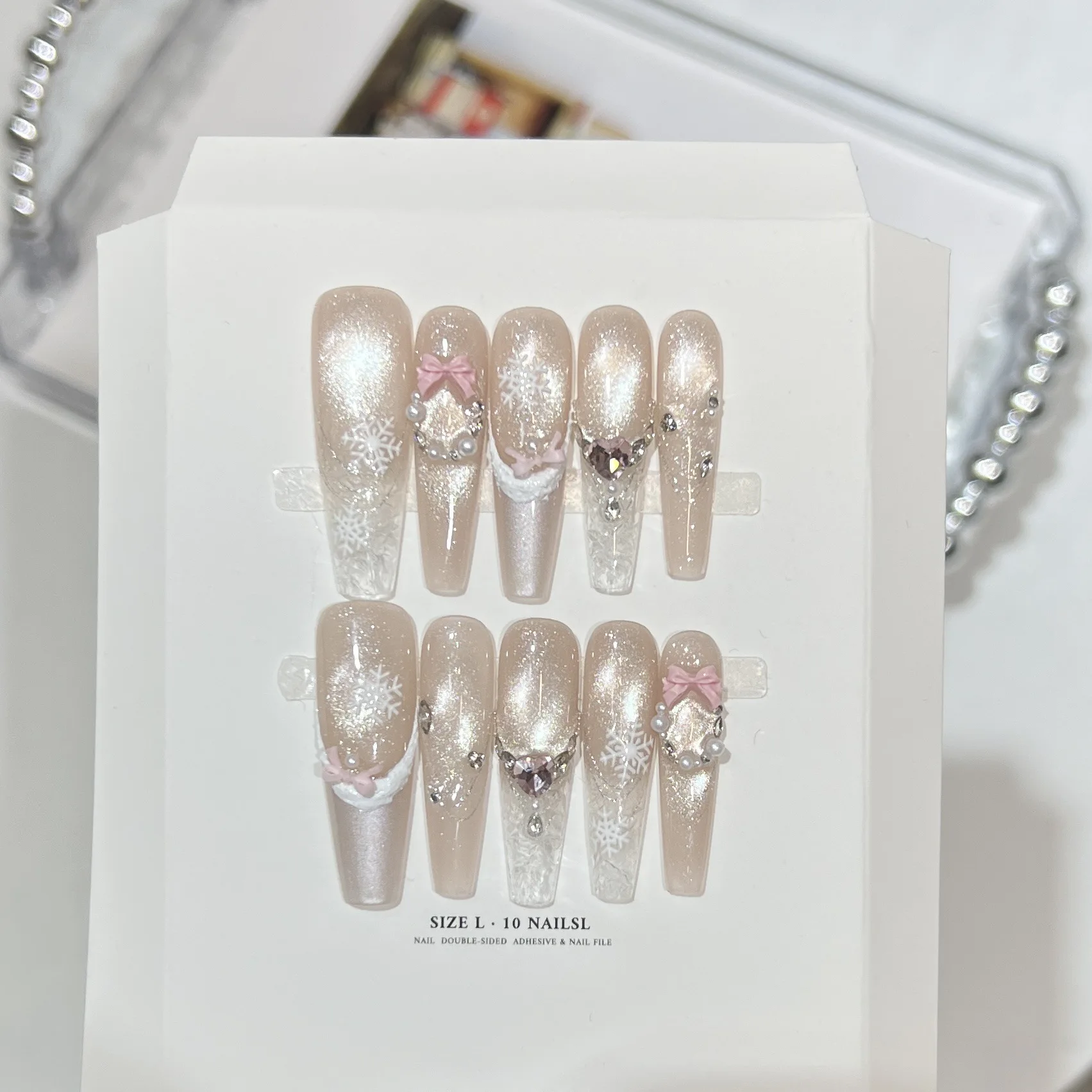 10pcs Handmade Long Press On Nails Christmas Cat's Eye French Snowflake Bow Rhinestone Design Fake Nails Wearable Nails Art Girl