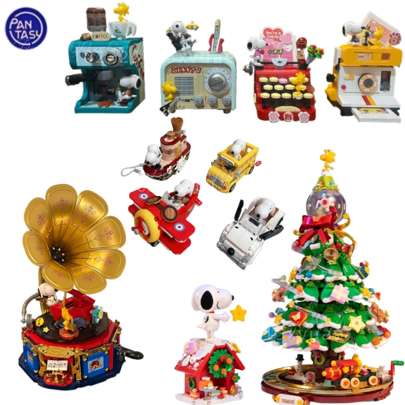 New Pantasy Snoopy Building Blocks Snoopy Scene Modeling Series Puzzle Assembling Toy Model Ornament Collectible Christmas Gifts