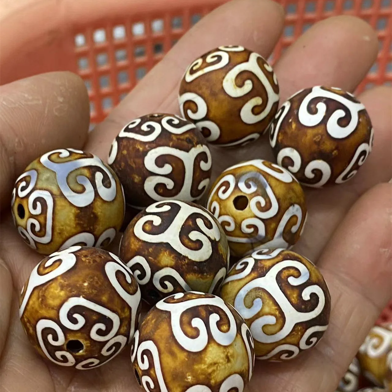 100pcs/lot Limited time discounts Premium variety Ethnic style Weathering of old material Tibetan agate dzi beads wholesale