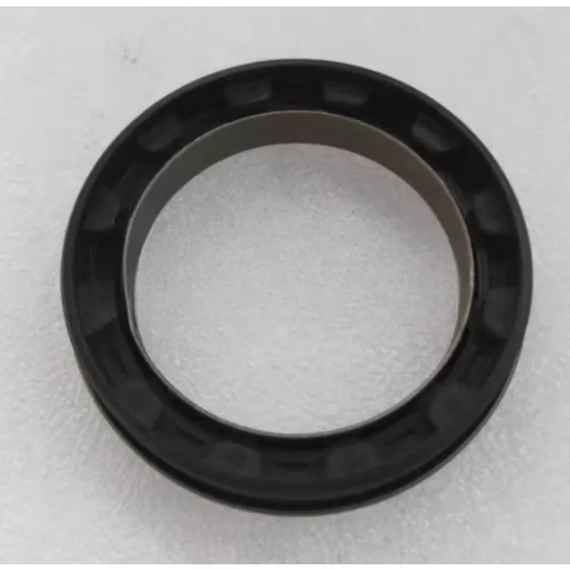 

RE271398 AL161315 Steering Kingpin Oil Seal Tractor Parts for John Deere 1204