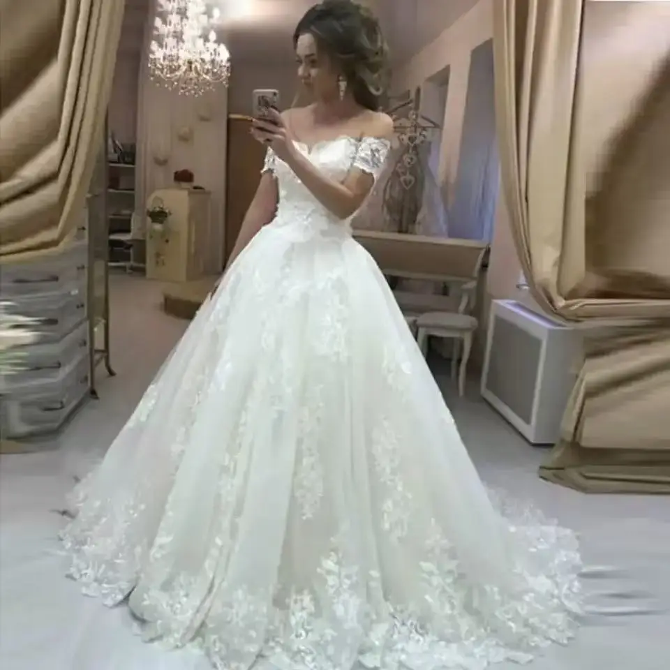 

Customized Off-Shoulder A-line Wedding Dresses Robe De Mariée Vintage Lace Applique Sweep Train Luxury Plus Size Bridal Gown