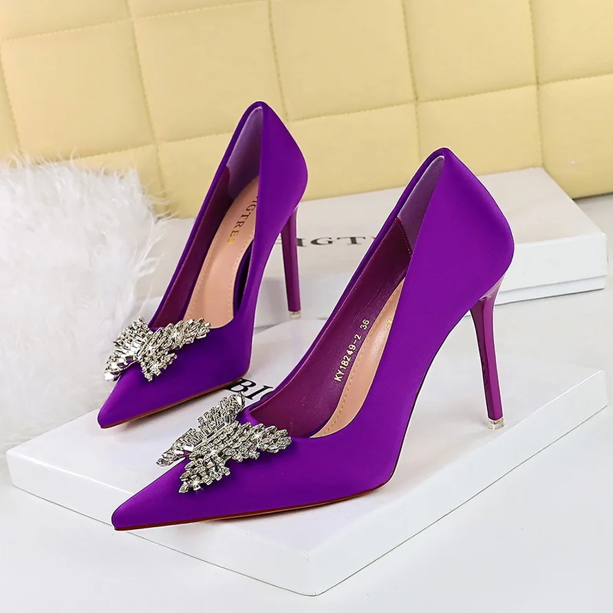 Women Pumps Shoes Korean Edition Banquet Silk Shallow Mouth Pointed Metal Water Diamond Bow Single Ladies  Middle Heels Shoese