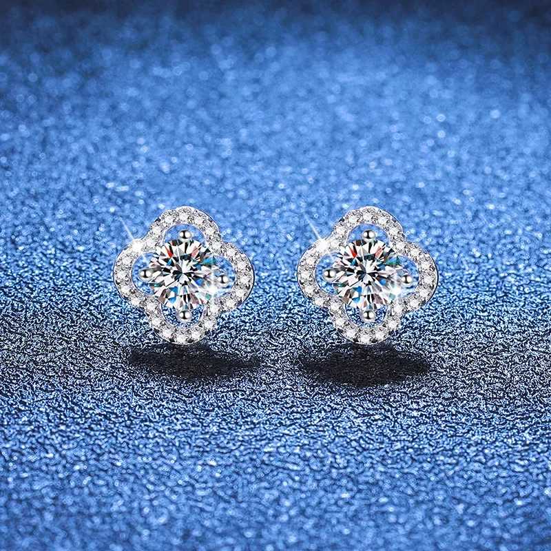 High-end earrings for women 18K Real Platinum PT950 Seiko light luxury four-leaf clover earrings moissanite earrings