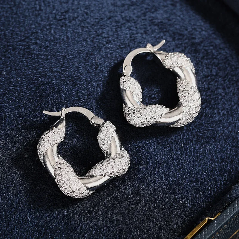 Casual Fried Dough Twisted High Feel Daily Delicious Matching Jewelry 2026 New European and American Zircon Inlaid Earrings