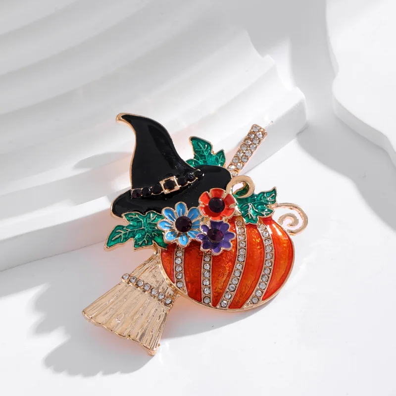 Halloween pumpkin witch with broom brooch niche explosion fashion cartoon brooch pin flying broom