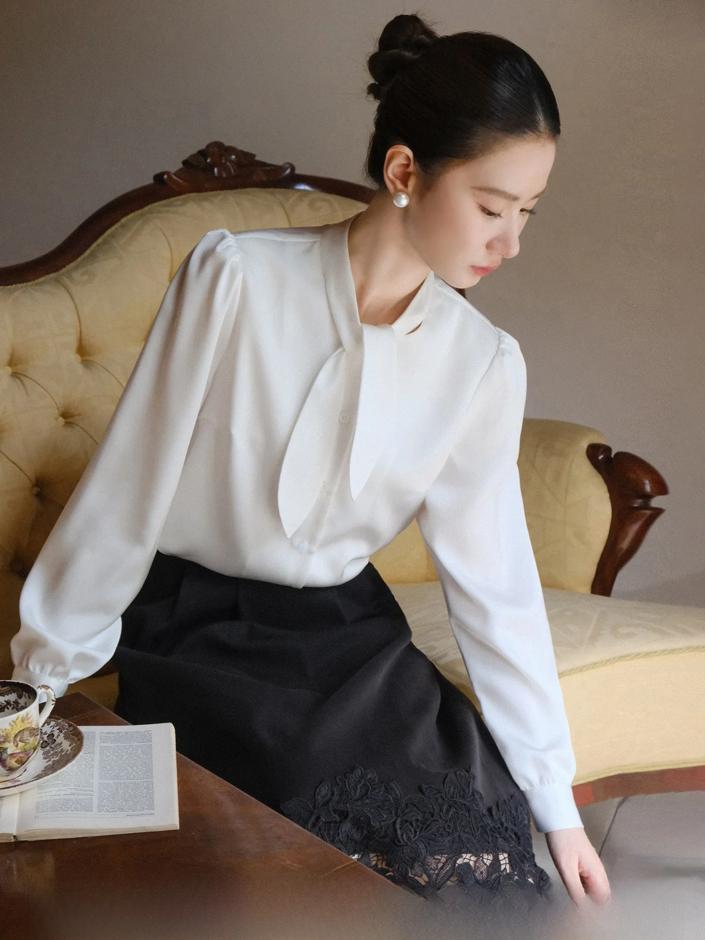 

Ele Rabbit Ear Collar Bubble Sve irt Women's Design Sense Profional Commute Top XXNING Court Sle Faionable Top