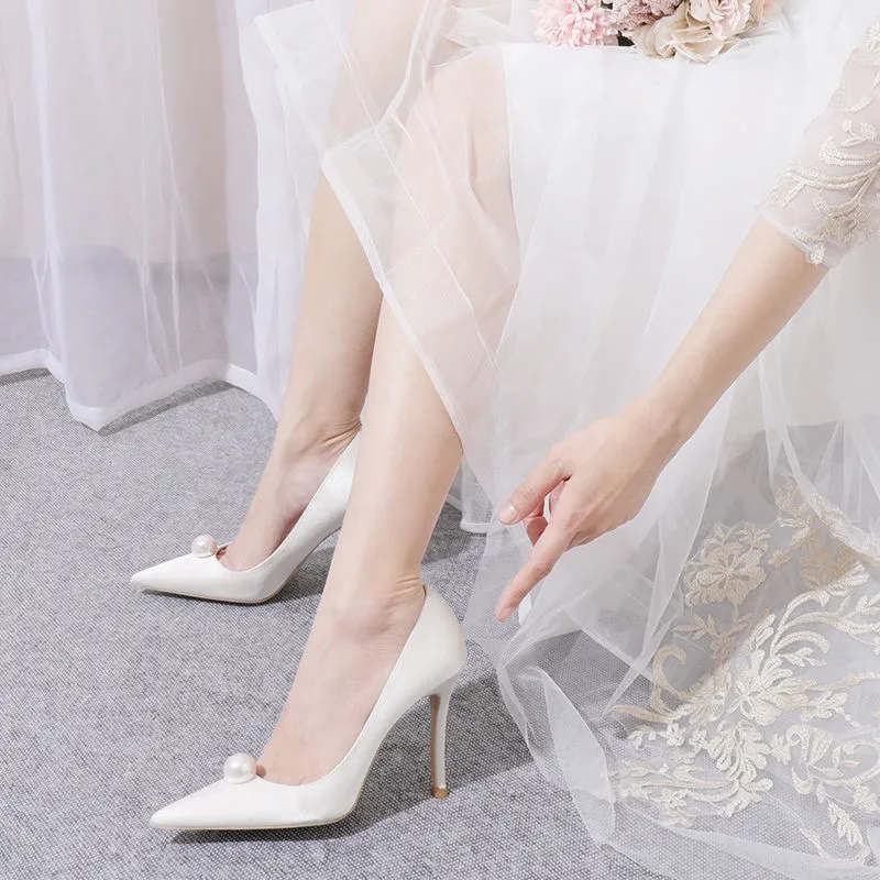 先のとがった白い真珠の結婚式の靴,薄いハイヒールの結婚式の靴,7cm,新しいコレクション2024