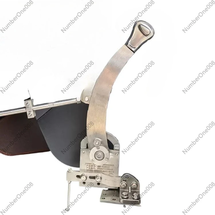 

Низкоскоростное электрическое четырехколесное устройство для вождения с инвалидной коляской, с двойным ускорителем и тормозом для людей с ограниченными возможностями рук