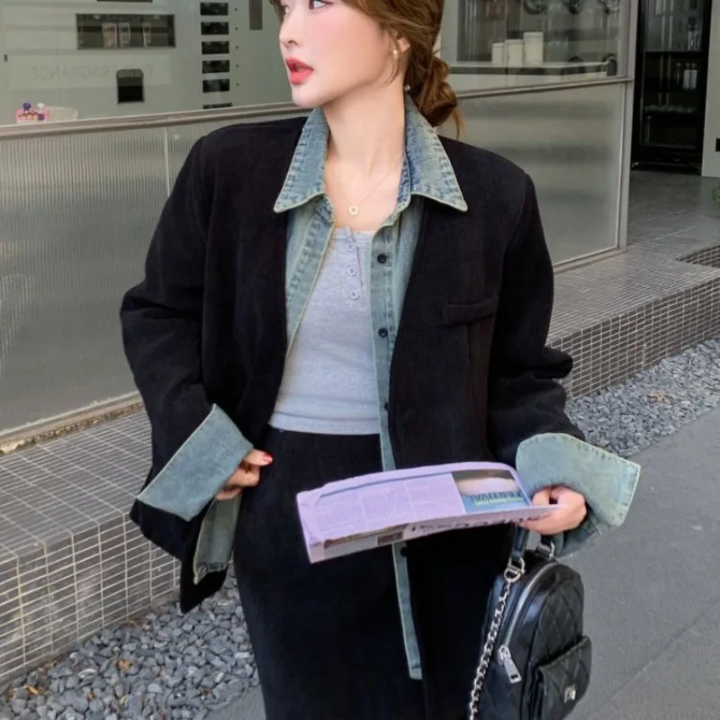 Traje holgado de primavera para mujer, dos abrigos falsos empalmados de tela vaquera coreana, falda, dos conjuntos de conjuntos a juego con reducción de edad