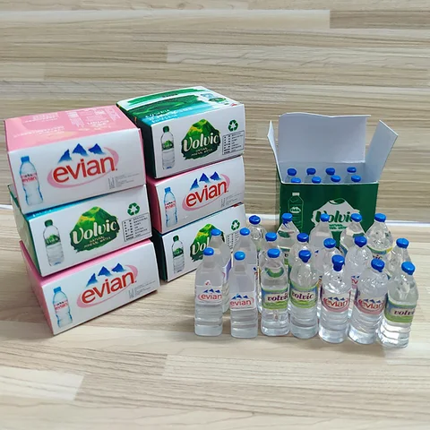 Миниатюра бутылки с минеральной водой для кукольного домика
