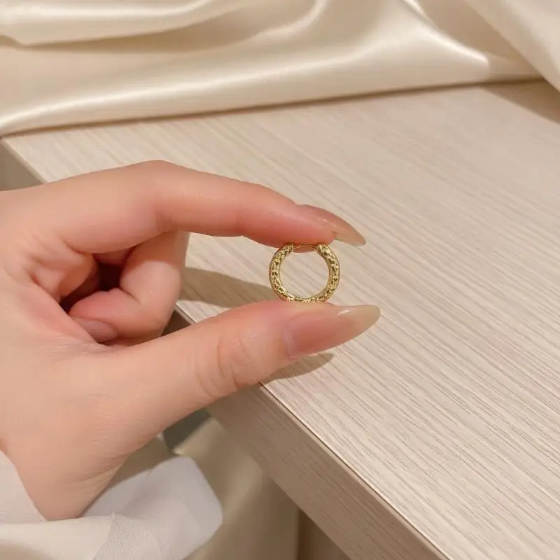 1Pair Gold Plated Small Hoop Earrings Hammered Textured Hypoallergenic For Daily