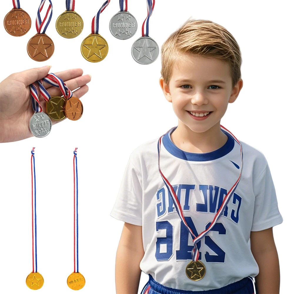 30 pièces en plastique or prix fête d'anniversaire pour enfants jeu de sport récompense jouet Football fête Pinata remplissage cadeau de fête pour enfants