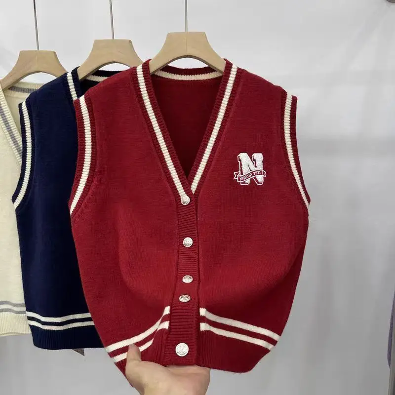 เสื้อกั๊กเสื้อกันหนาวแบบถักเลเยอร์คู่สไตล์เกาหลีสำหรับผู้หญิงคาร์ดิแกนทรงหลวมและไฮเอนด์สไตล์ใหม่สำหรับฤดูใบไม้ผลิและฤดูใบไม้ร่วง