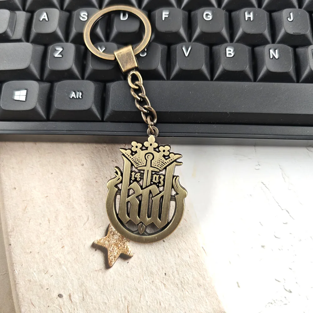 Kingdom Come Deliverance Schlüsselanhänger KCD Logo Schwert König Krone Metall-Schlüsselring Spiel-Fan-Kollektion Rucksack Auto Anhänger Geschenk – Detail 6