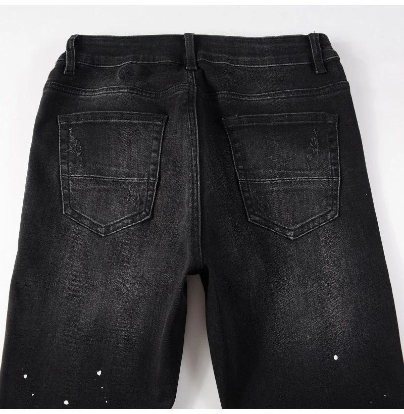 Herren-Jeans aus Stretch-Denim mit Kristallverzierung, Skinny-Schnitt, mit aufgemalten Löchern, zerrissene, schmal zulaufende Hose, Streetwear, Patchwork-Design, schwarze Hose. – Detail 12