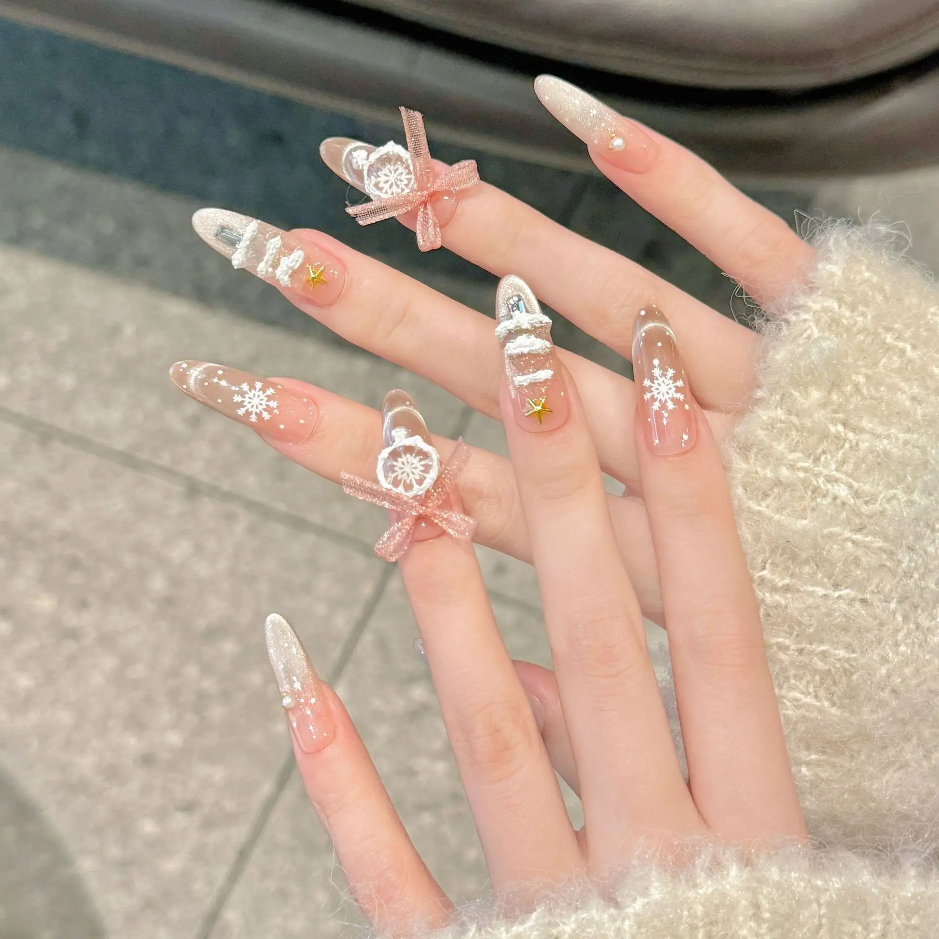 10pcs Gentle Autumn Winter Handmade False Nails Snowflake Xmas Tree Cat's Eye Fake Nail With Bowknots Wreath Press On Nails