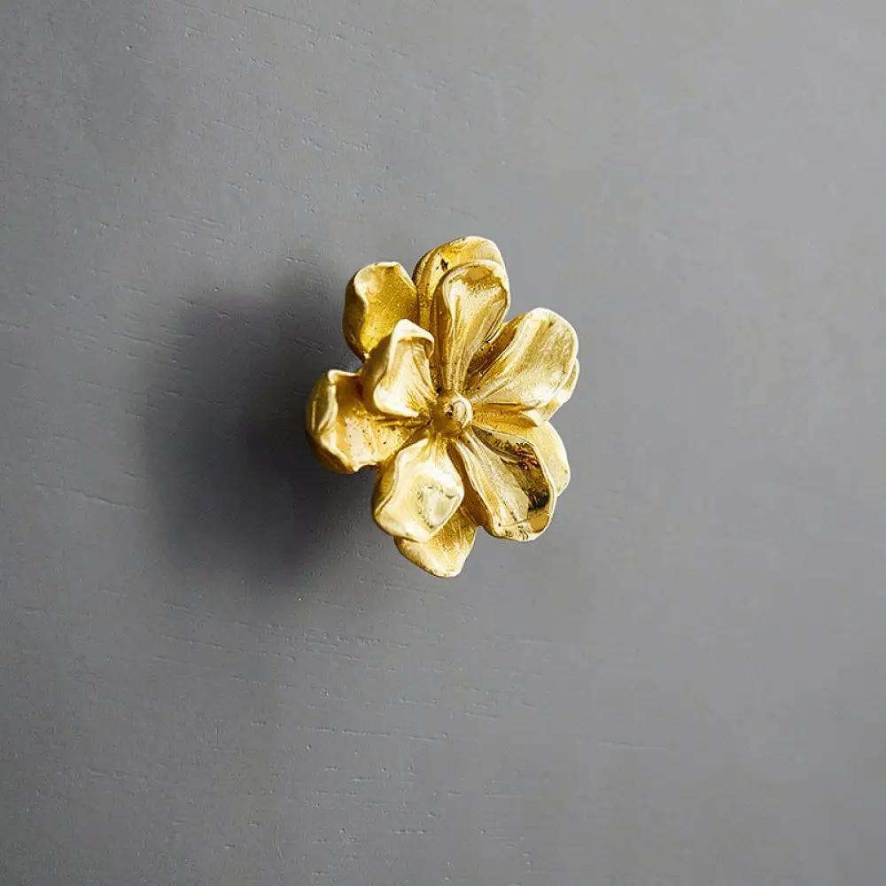 Nordic Minimalist Brass Flower Cabinet Knob Luxury Furniture Handle Single Hole Drawer Pull For Closet Cupboard Hardware