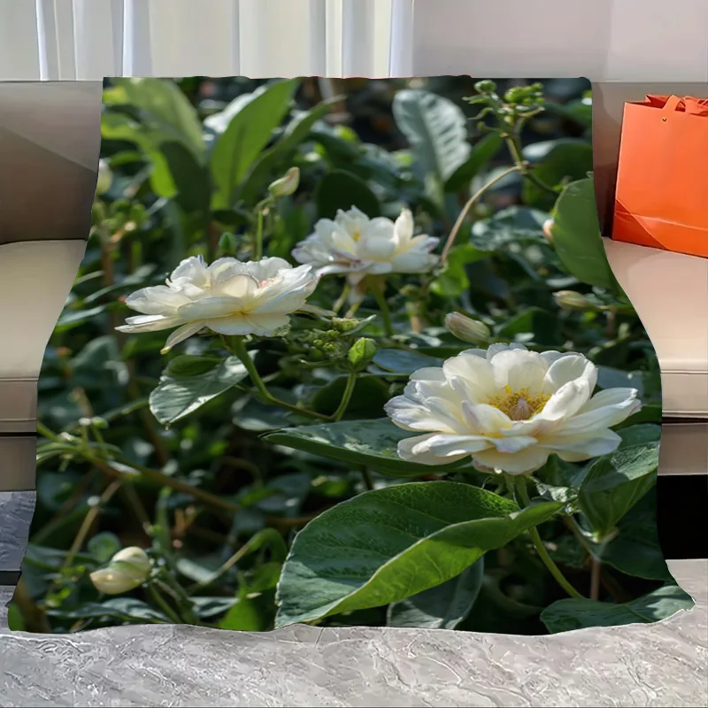 

Flannel Blanket-Soft Lightweight All-season Soft Cozy Baby Blanket with White Flower Print for Comfortable Sleep