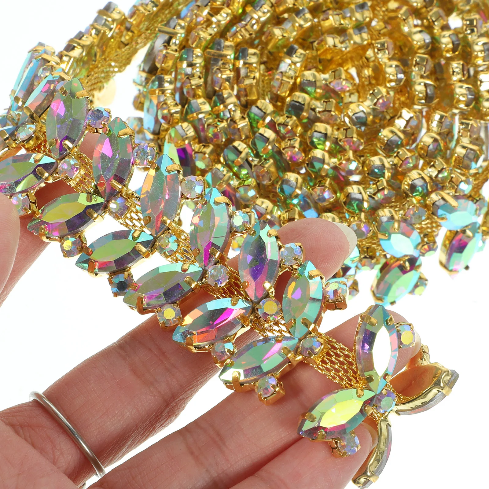 Цветочная цепочка со стразами