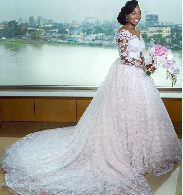 Customized African Lace Wedding Dresses Plus Size Beaded Appliques Ball Gown Long Sleeves Lace Wedding Gowns