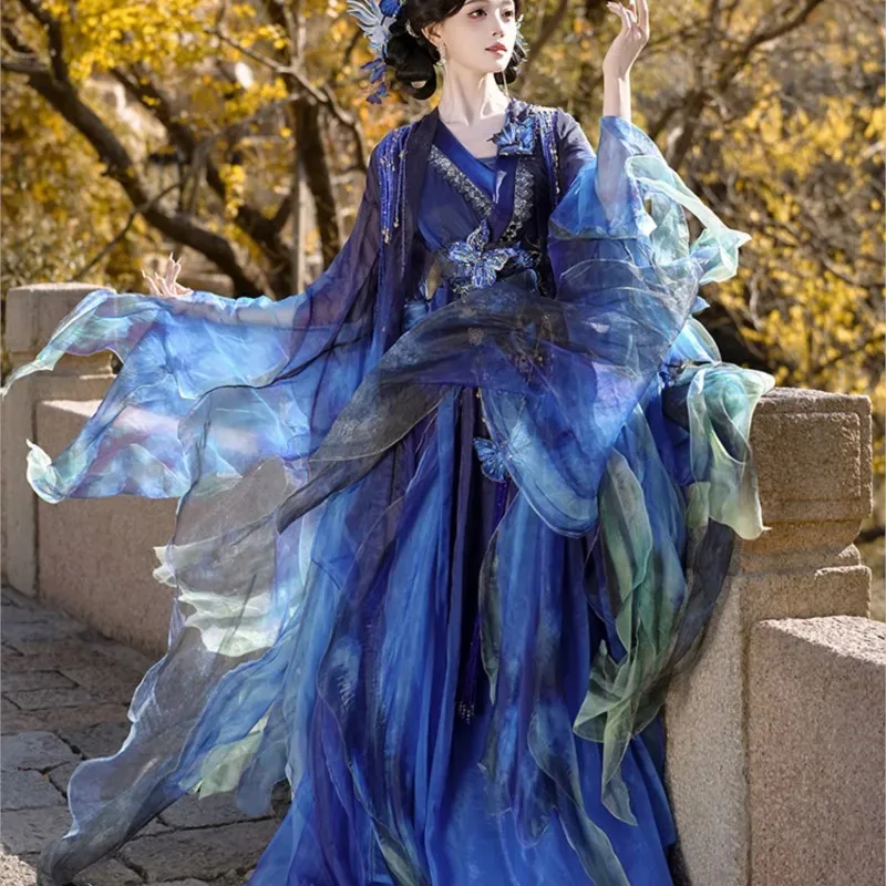 

CyA new style of Hanfu women's blue-tailed heavy-duty embroidered chest-length blouse with large sleeves in ancient costume