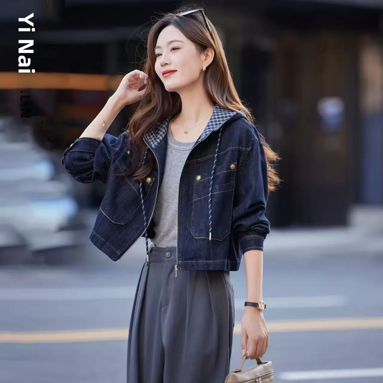 Fashionable Hooded Short Denim Jacket Stylish Autumn Coat Top for Small Women Anti-Aging New Model Casual Style Standard Fit