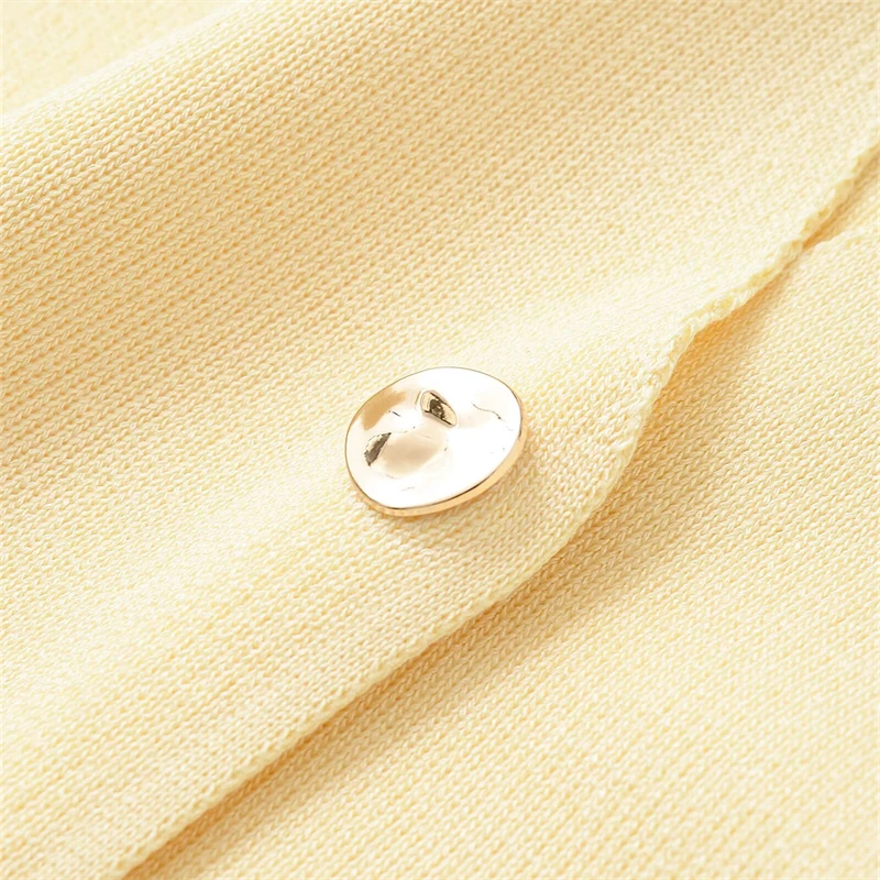 KEYANKETIAN letni nowy damski dekolt w serek z krótkim rękawem, dzianinowy top Office Lady pojedyncze piersi szczupła, cienka dzianina w jednolitym kolorze