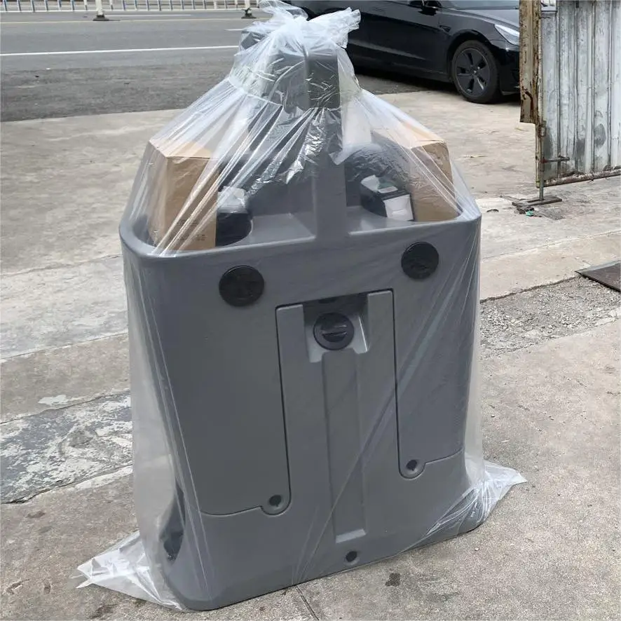 Small portable sink for washing plastic in buildings