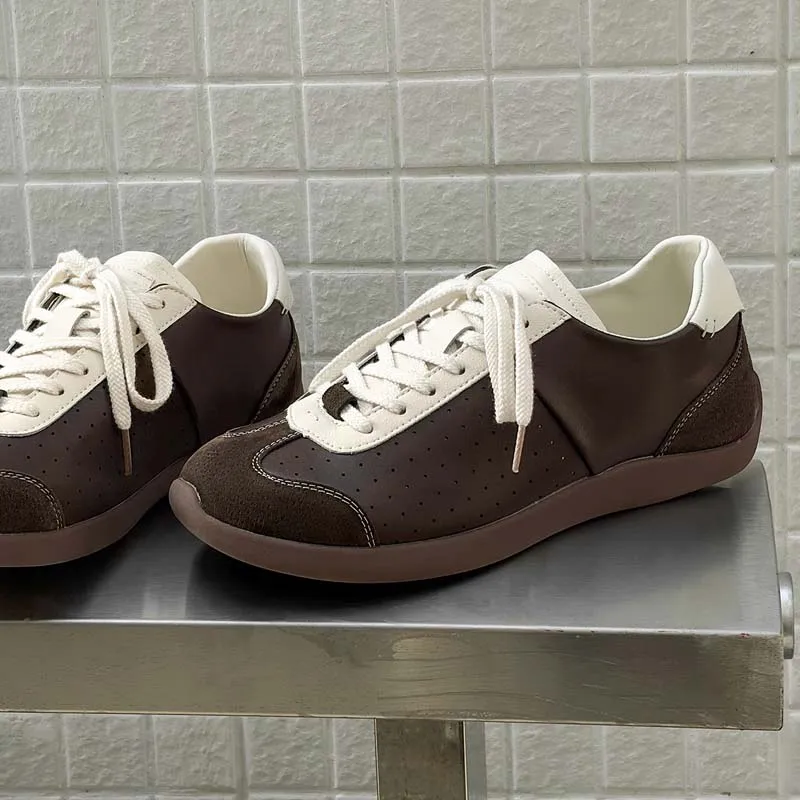 Autumn New Men Casual Shoes Fashion Casual Sports Shoe Anti Slip Lightweight Male Sneakers Solid Colour Comfortable Man Footwear