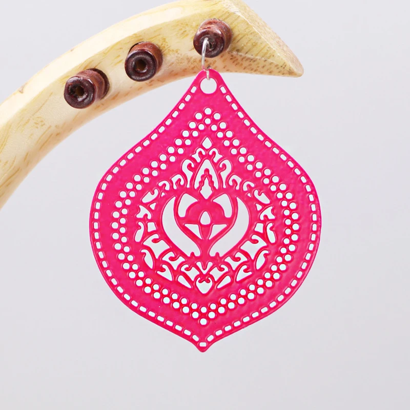 Exquisite Hollow Filigree Earrings Ethnic Vintage Earrings for Women Fashion