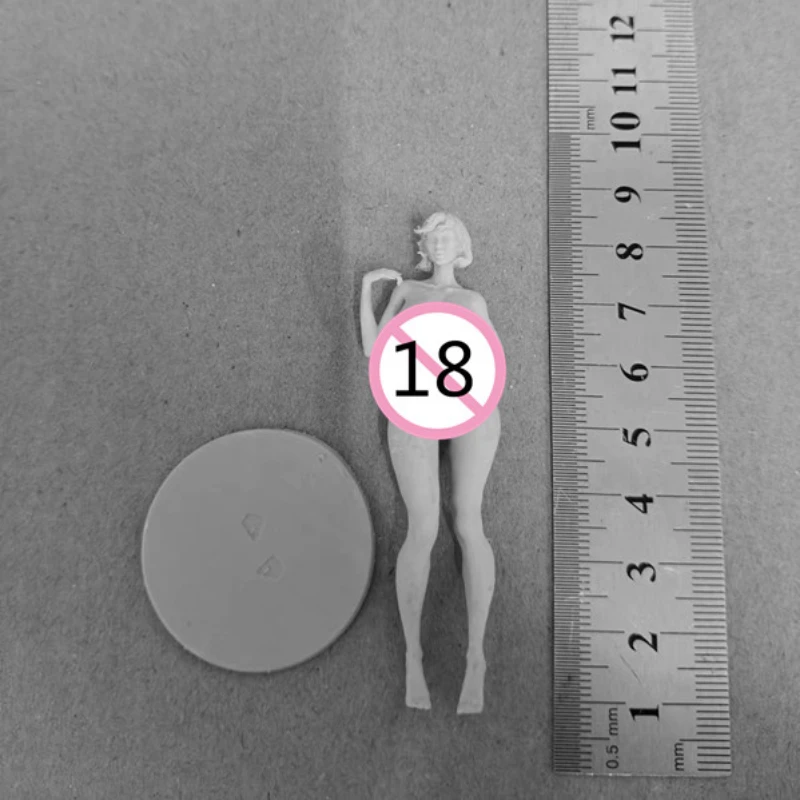 Figura de resina a escala 1/24, Kit de modelo de ensamblaje de niña asustada, Dioramas sin montar y estatuetas sin pintar, juguetes