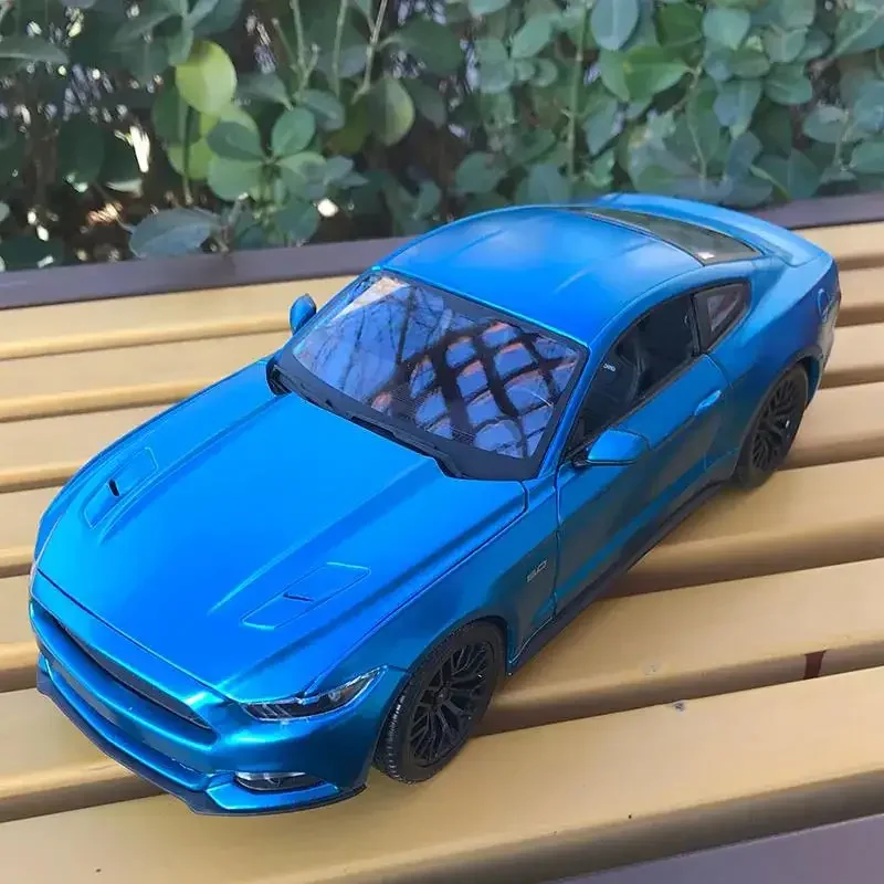 Maisto 1:18 2015 Ford Mustang GT High Simulation Alloy Car Metal Diecast Model Car Toy For Children Collection Gifts B486