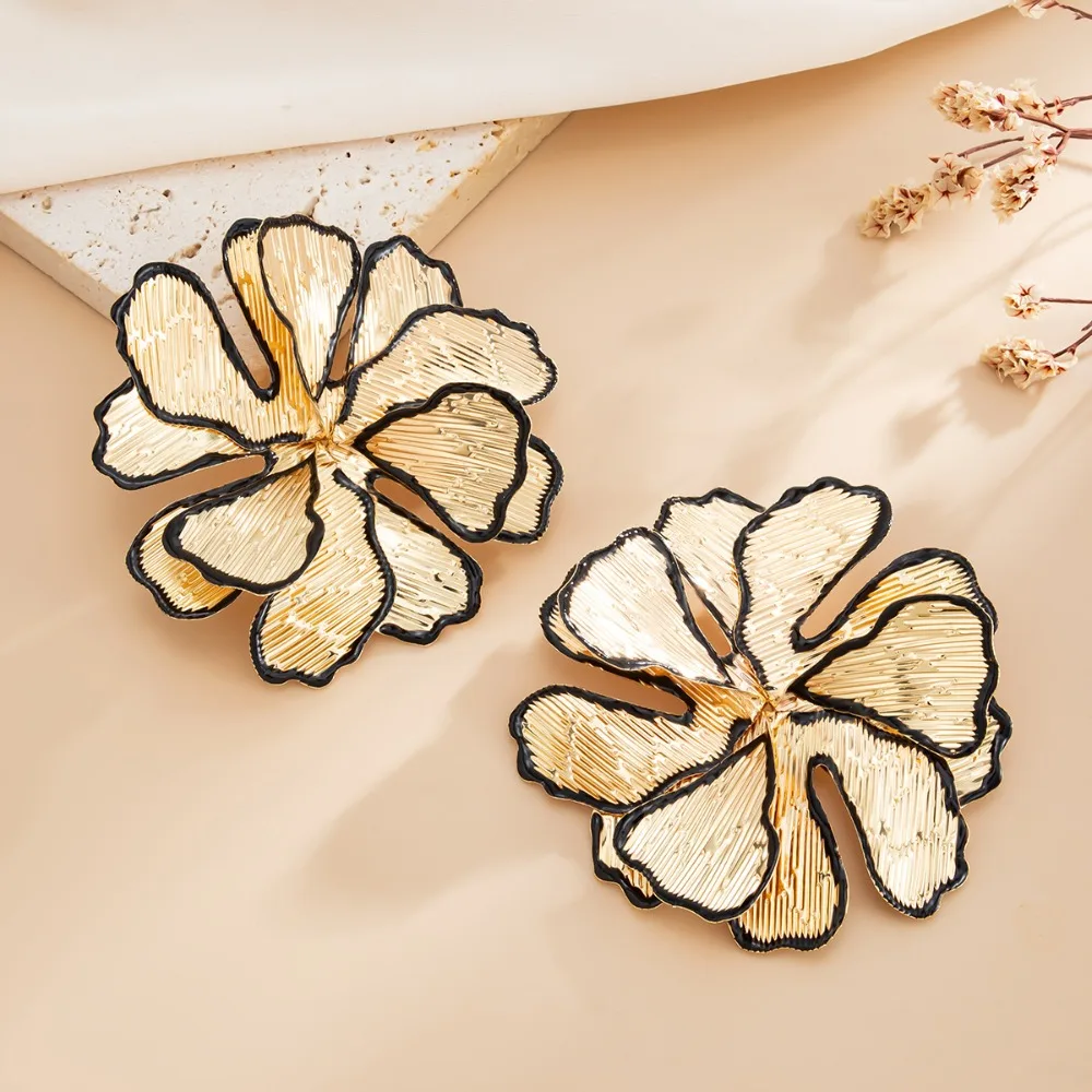 Trendy Exaggerated Black Outlined Petals Gold Color Fold Stereo Large Flower Stud Earrings for Women Party Evening Gown Jewelry - view 4