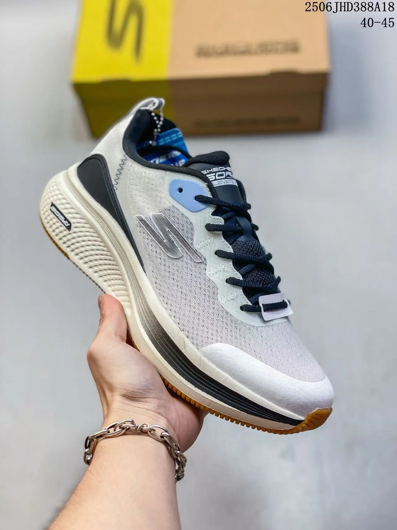2026 Neue Herren-Laufschuhe mit Mesh-Obermaterial für Outdoor-Jogging und -Gehen, Rutschfeste Sportschuhe