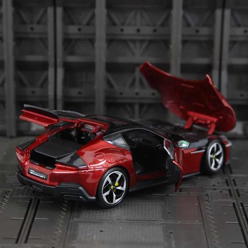 Bburago 1:24 simulação Ferrari 12 Cilindri liga modelo de carro ornamento estático presente, portas e capô do motor, porta-malas pode ser aberto