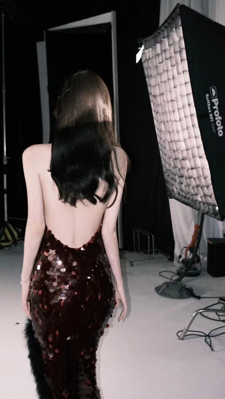 Abiti lunghi senza schienale con paillettes estivi Abiti lunghi sexy con scollo all'americana Slim Fit Glitter Abiti da sera Party Shimmering Women Wrap Hip Dress C202