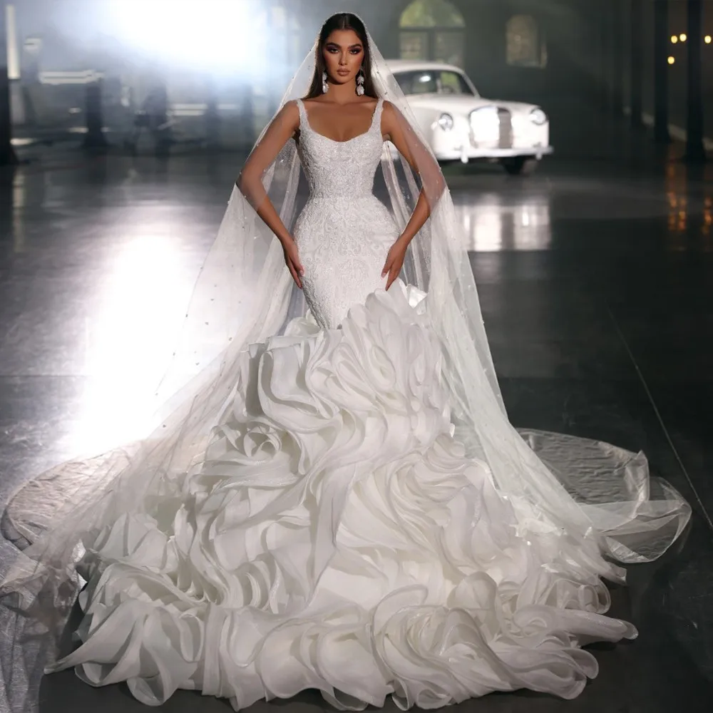 

Graceful Beading Embroidery Lace Mermaid Wedding Dress Luxury Spaghetti Straps Tiered Organza Train Trumpet Bridal Gowns