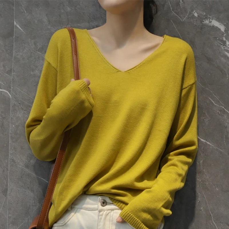 High-End V-Neck Short Woolen Sweater Women's Pullover Knitted Wear for Autumn And Winter Fashionable Versatile Slim Fit Base ...