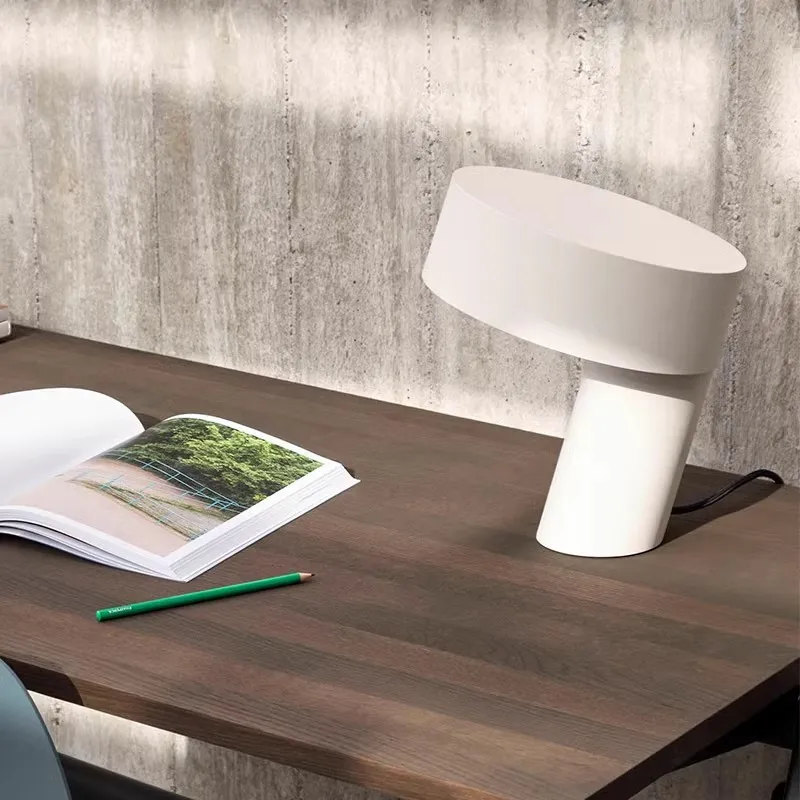 Lampe de table de salon design nordique danois, moderne, haut de gamme, lampe de bureau, décoration de chambre à coucher, lampe de chevet de luxe