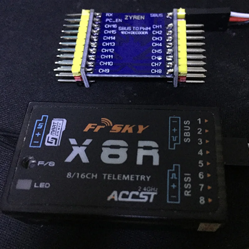 Orange Frsky X8R RXSR RC aircraft, equipped with 1 SBUS to PWM/PPM decoder, can be paired with a 16CH signal converter receiver