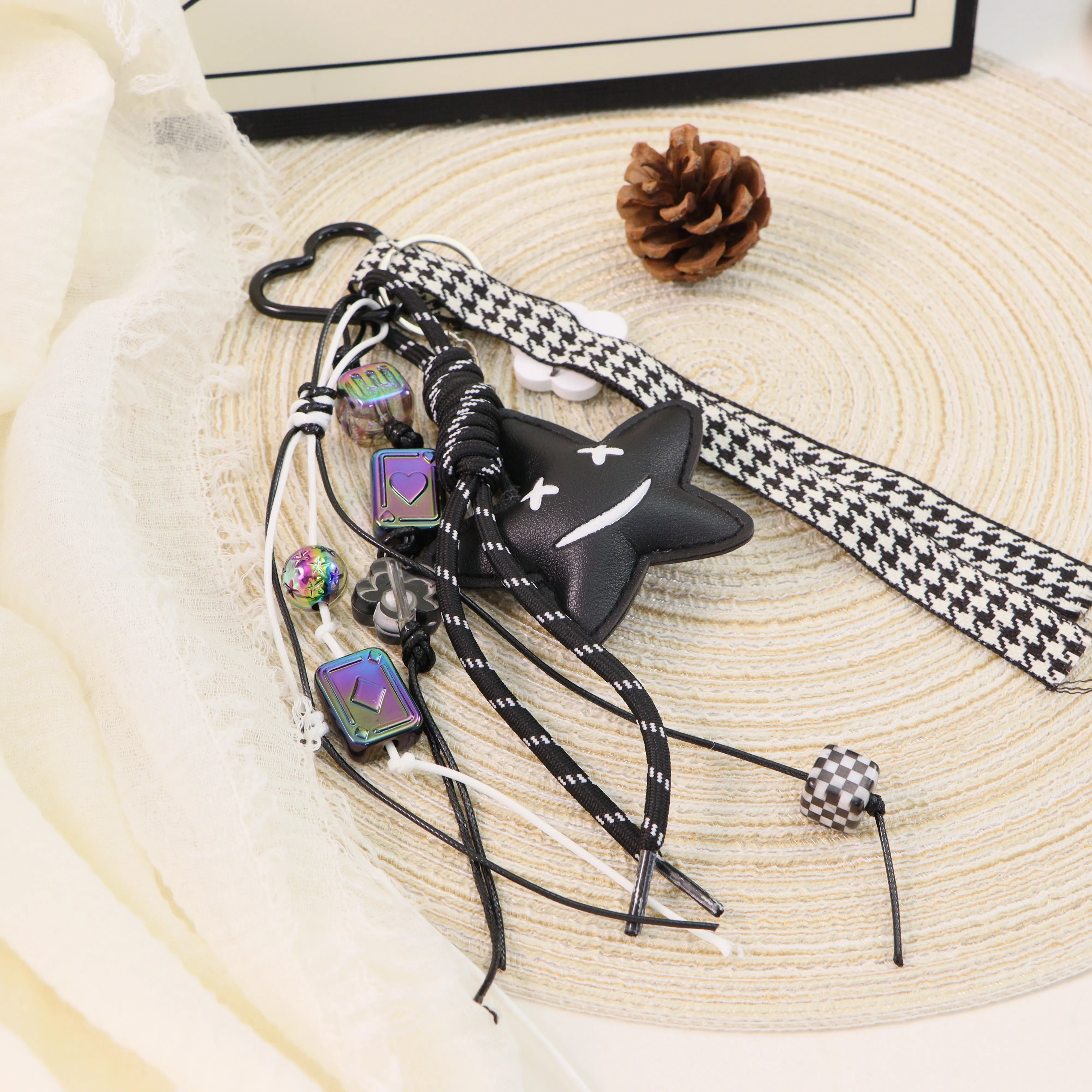 حقيبة على شكل فيونكة بسيطة على شكل نجمة عصرية مصممة خصيصًا / قلادة حبل مضفر / سلسلة مفاتيح