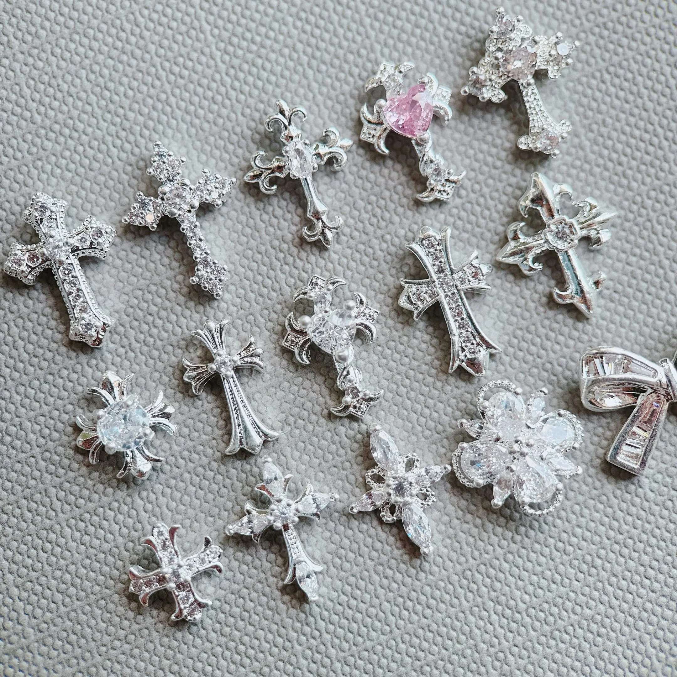 

10pcs/lot Luxury Shiny Bright Silver Cross Nail Art Parts Zircon Crystal Manicure Nails Accesorios Supplies Decorations Charms