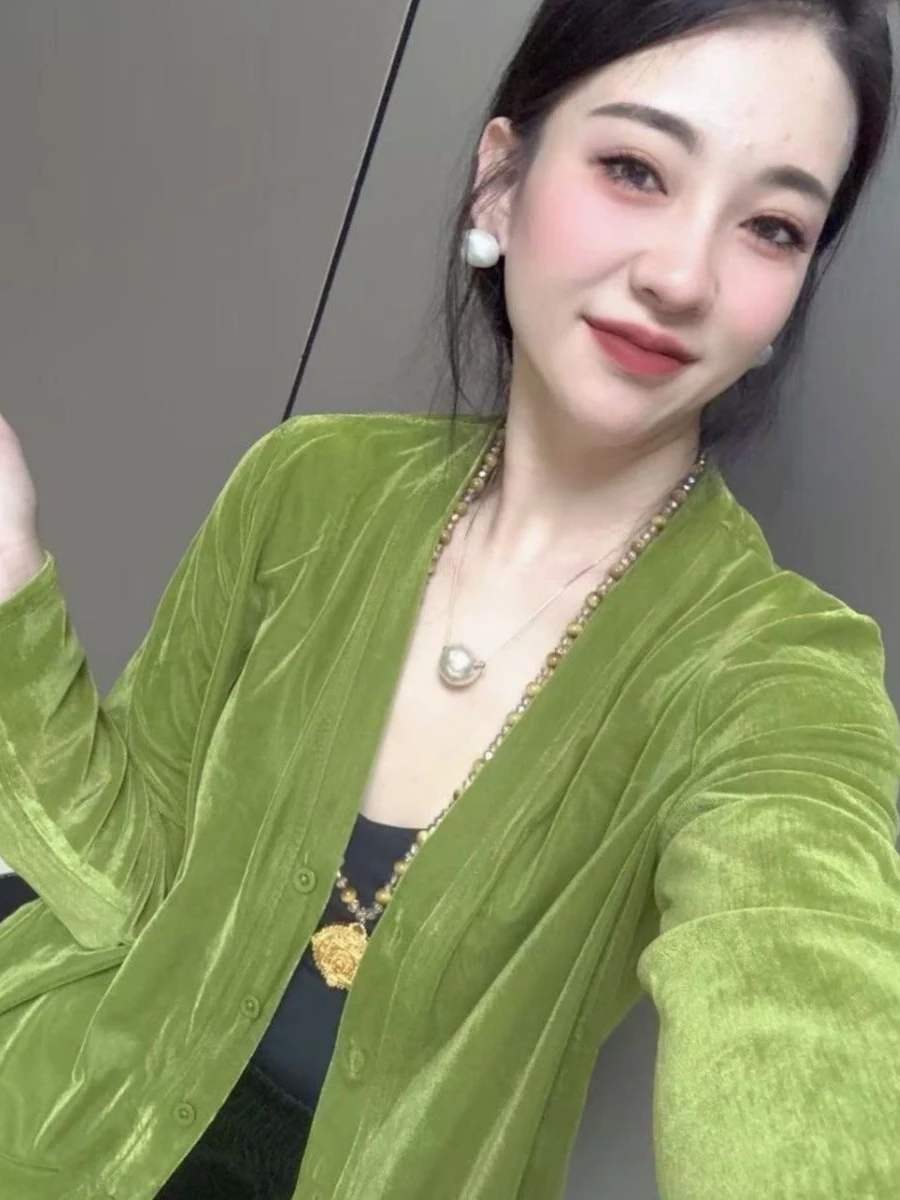 

Ранняя осень 2025: Новинка! Элегантный повседневный кардиган с V-образным вырезом, эффектом стройности, простой сетчатой версии, с длинными рукавами.