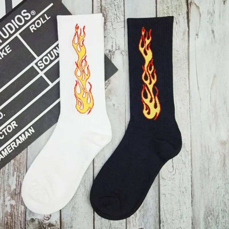 1 para nowy trend w skarpetach męskich czarny biały płonący płomień Hip-Hop Blaze Power Torch gorąca odzież uliczna deskorolka