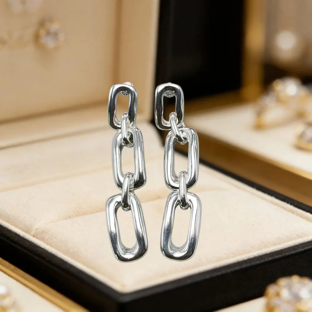 

2026 Spain Fashion Metallic Gold Silver Geometric Chain Earrings Jewelry Accessories Neutral Gift